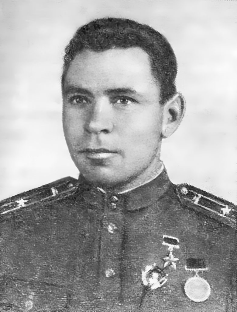 (фото: Герой Советского Союза гвардии майор Д. С. Фоломеев)