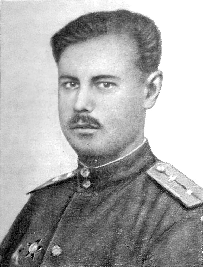 (фото: Герой Советского Союза гвардии младший лейтенант А. И. Милюков)