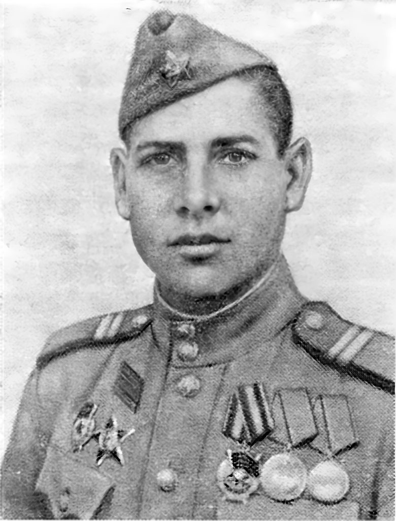 (фото: Гвардии младший сержант Ф. И. Ларченко (снимок 1945 г.))